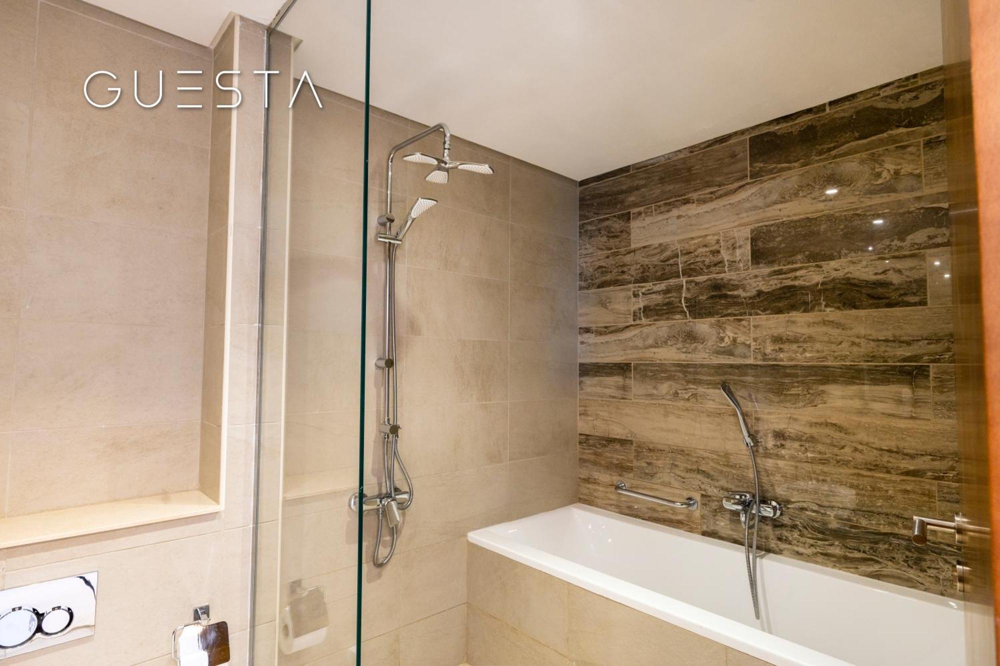 Apartment Azizi Mina The Palm, Free And Pool Access Dubai