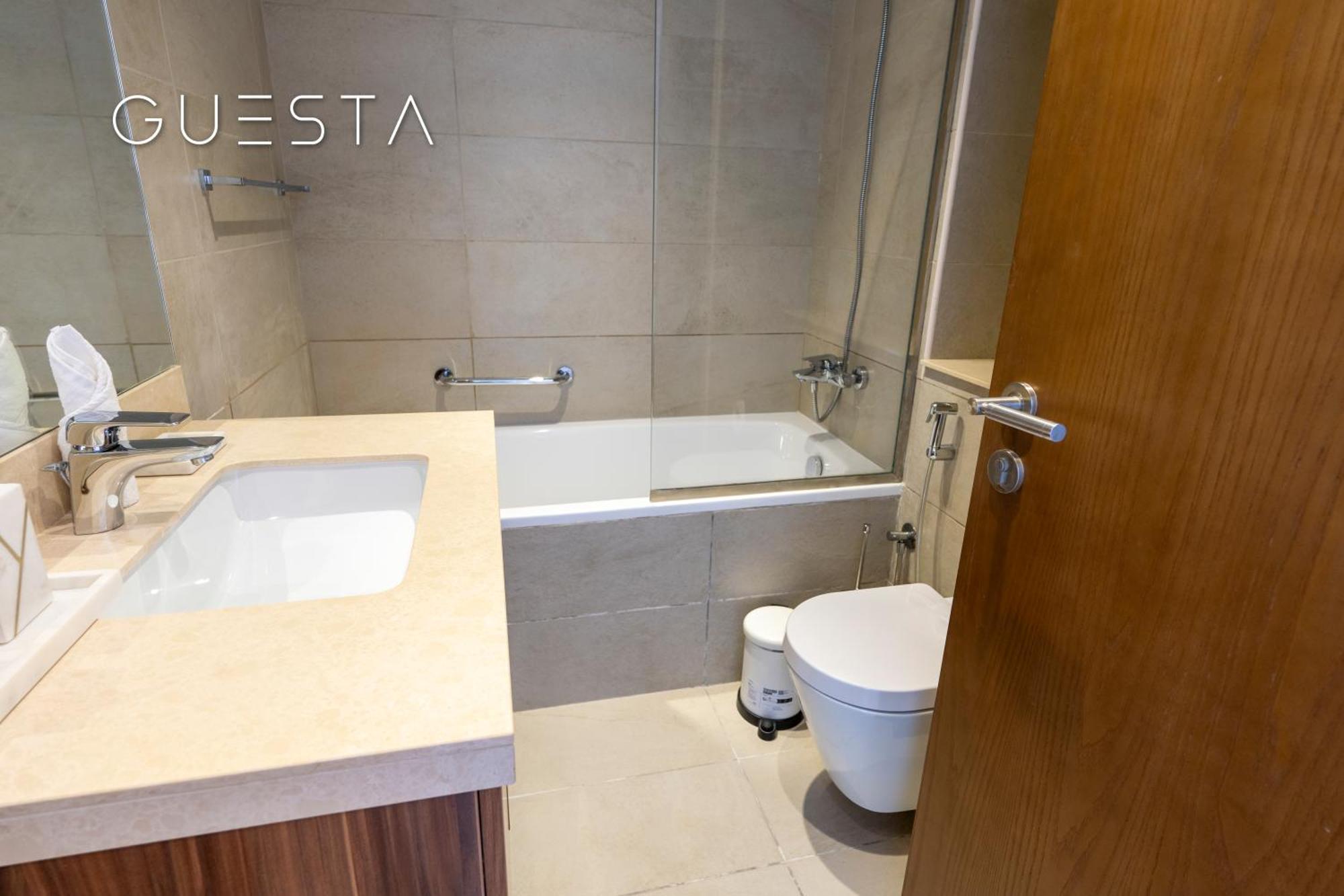 Apartment Azizi Mina The Palm, Free And Pool Access Dubai